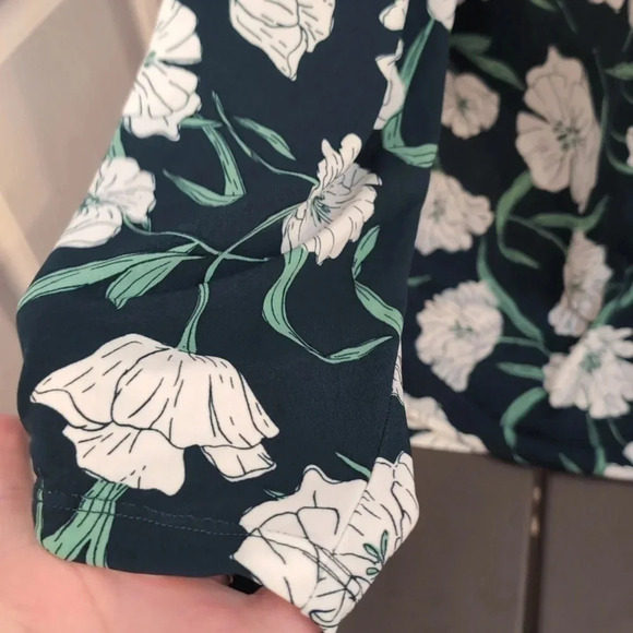 Jason Wu women's lace front v-neck floral knit top - Picture 3 of 8